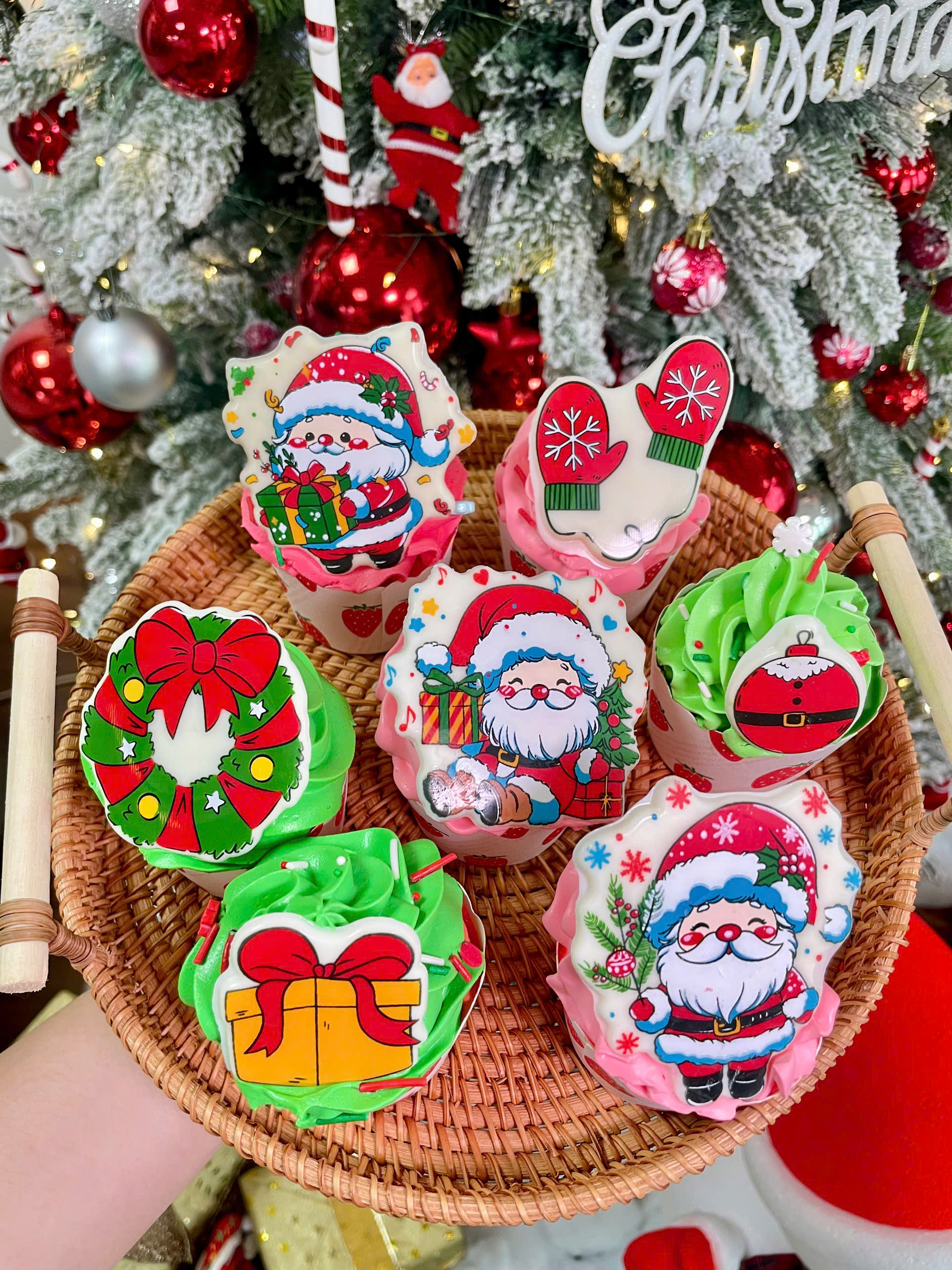 Trang Trí Bánh Noel Chuẩn Tiệm, Không Cần Quá Cầu Kỳ